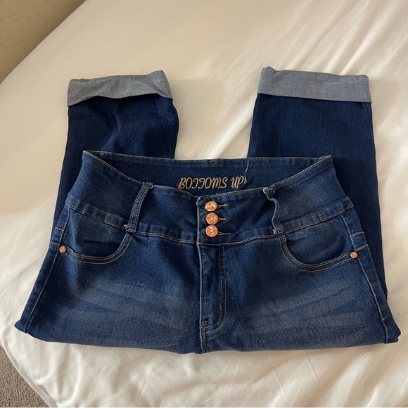 Capri Jeans - Picture 2 of 4